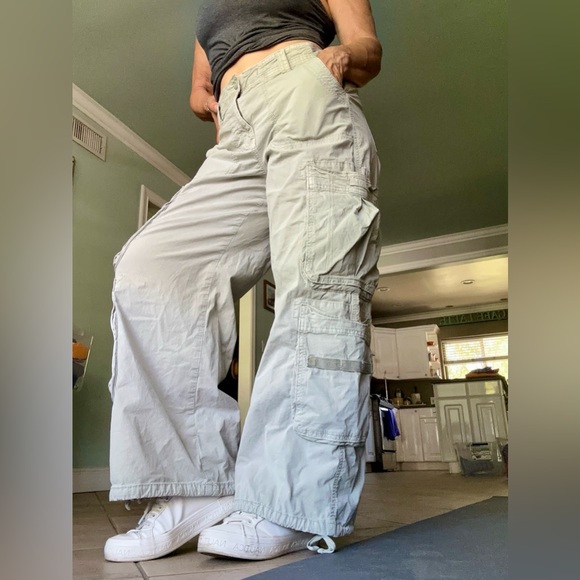 American Eagle Outfitters Pants - American Eagle skater skater Wide Leg‎ Baggy Size 10 Cargo stretchy cargo gray